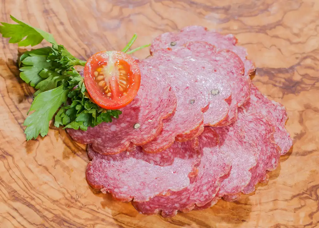 Edelsalami mit grünem Pfeffer