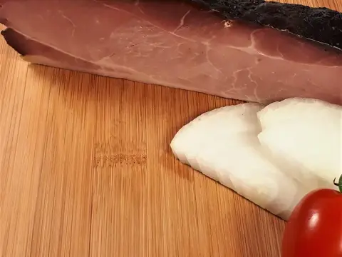 Bauerngeräuchertes Schlegl im Stück