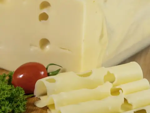 Grünländer Käse Natur 48% Fett i. Tr.