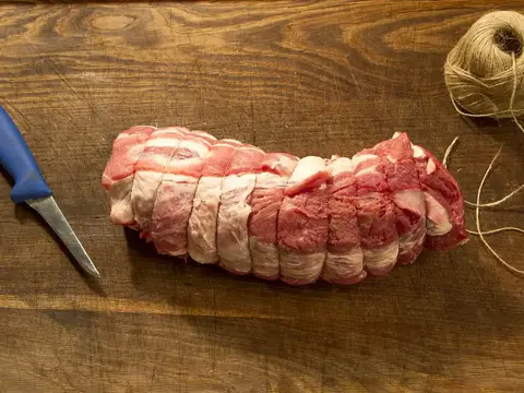 Rollbraten Hals
