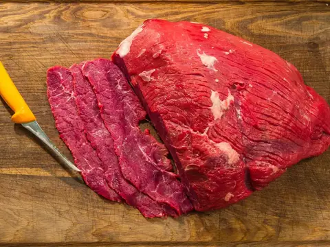 Roulade geschnitten aus der Oberschale