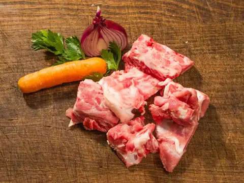 Schweinefleischknochen