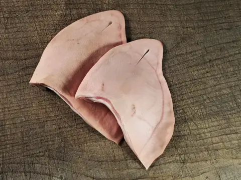 Schweineohren frisch oder getrocknet